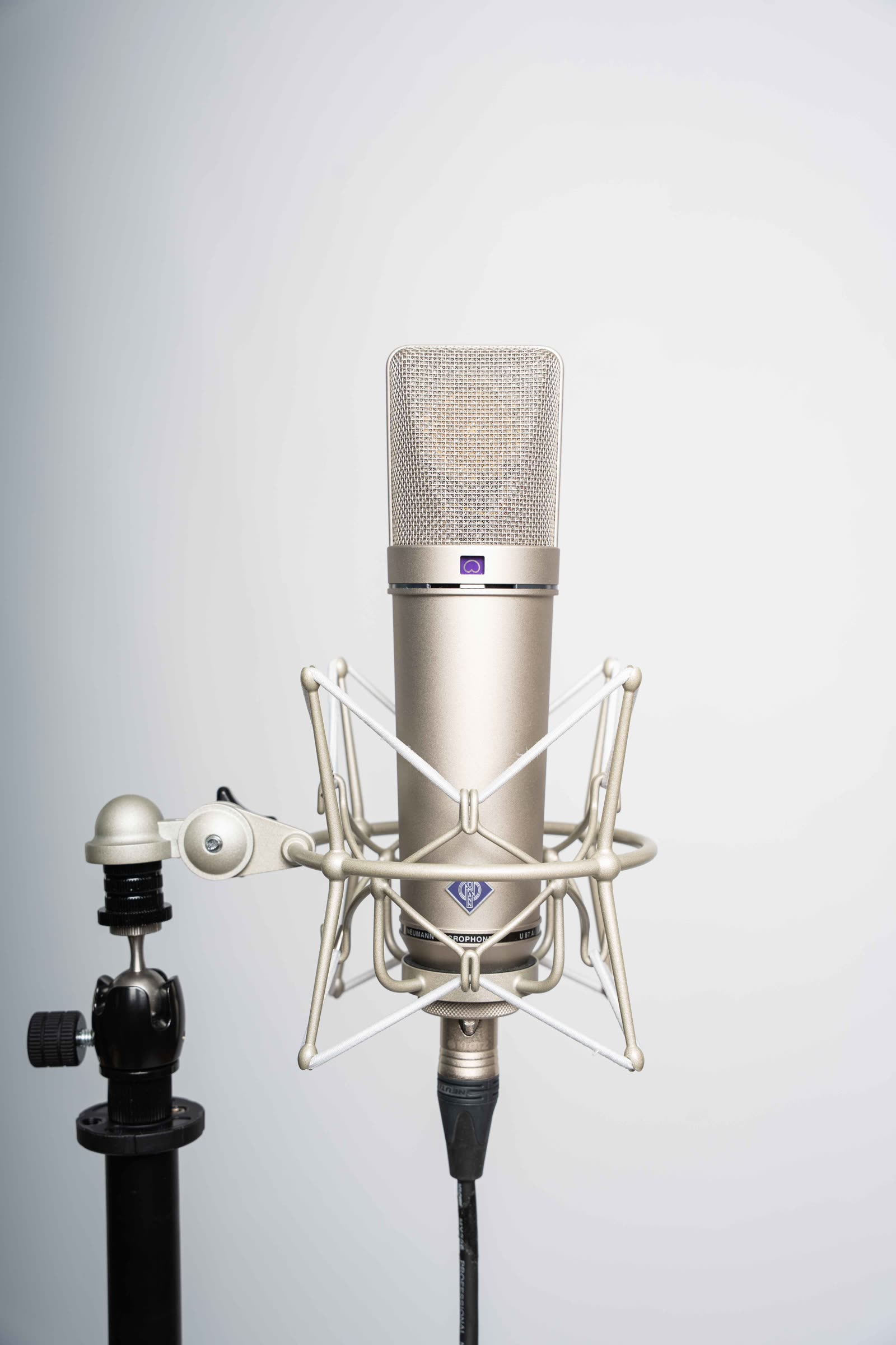 Neumann U 87 Mikrofon für E-Learning-Aufnahmen